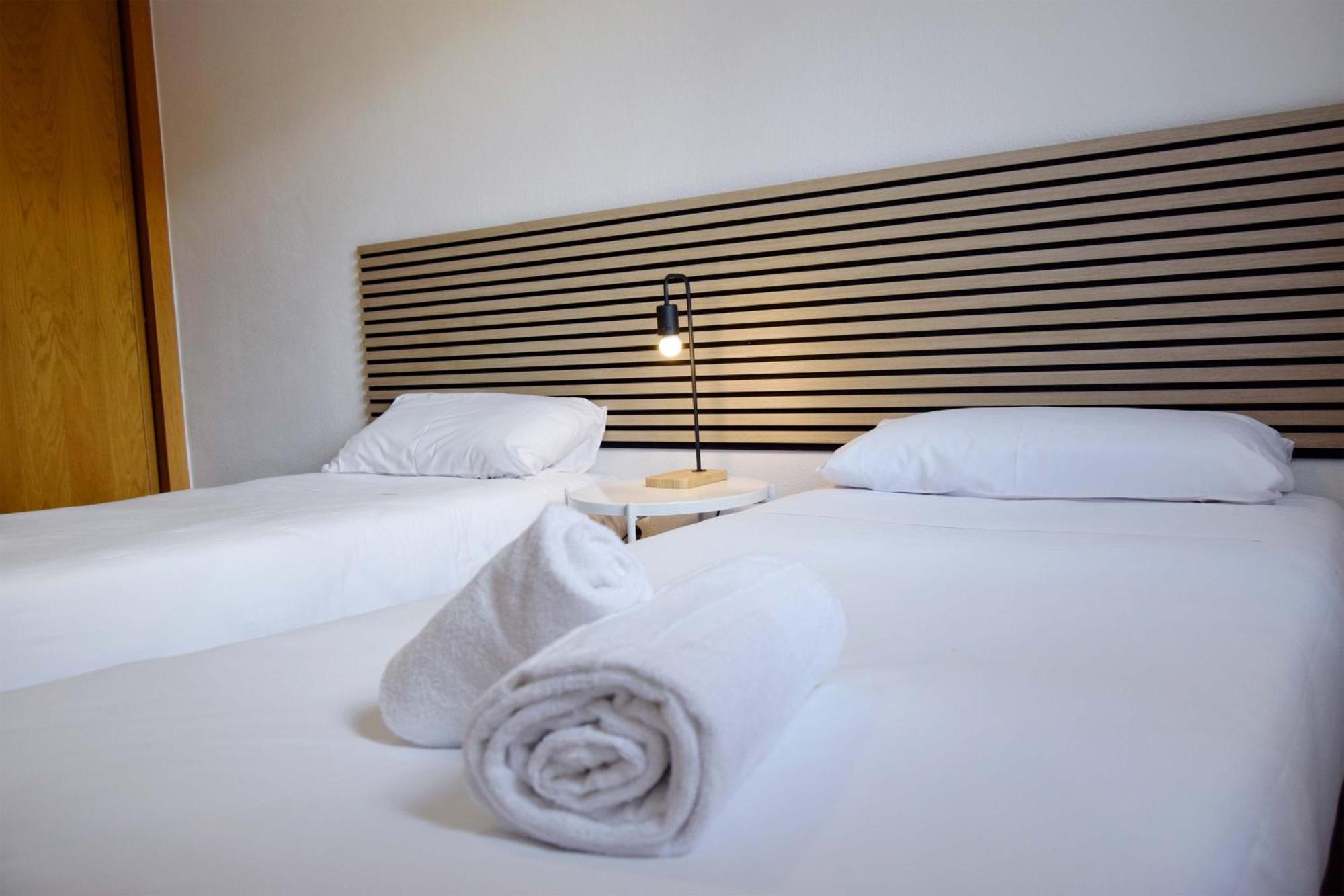 Apartamentos El Pilar Suites 3000 Zaragoza Bagian luar foto