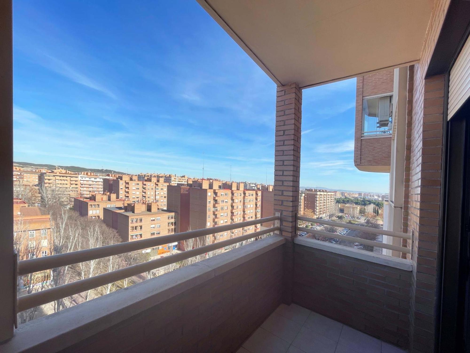 Apartamentos El Pilar Suites 3000 Zaragoza Bagian luar foto